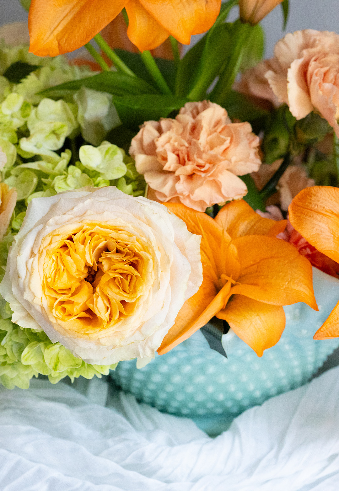 Why Orange & Mint Are the New It-Couple